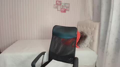 daeneryslove_doll online show from 11/12/25, 07:31