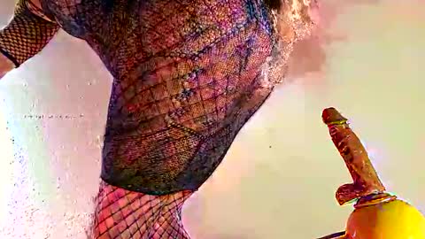 Snapshot of daesifo2 chatting on 11/08/25, 11:03 Daesifo online show from 11/08/25, 11:03