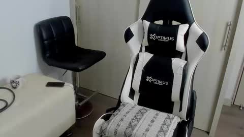 Snapshot of dafboy_ chatting on 10/31/25, 02:56 Allan Daf online show from 10/31/25, 02:56