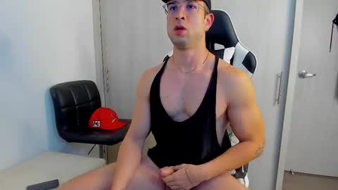 Snapshot of dafboy_ chatting on 11/16/25, 12:44 Allan Daf online show from 11/16/25, 12:44