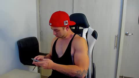 Snapshot of dafboy_ chatting on 11/17/25, 01:17 Allan Daf online show from 11/17/25, 01:17