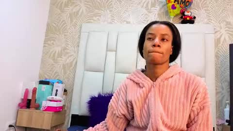 daffnelewis online show from 02/07/26, 11:14