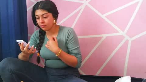 dafna lorens  online show from 04/12/26, 06:46