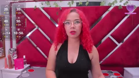 Snapshot of dafne__fire chatting on 11/19/25, 12:16 dafne__fire online show from 11/19/25, 12:16