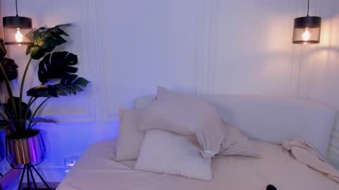 dafne_hillss online show from 11/09/25, 03:54