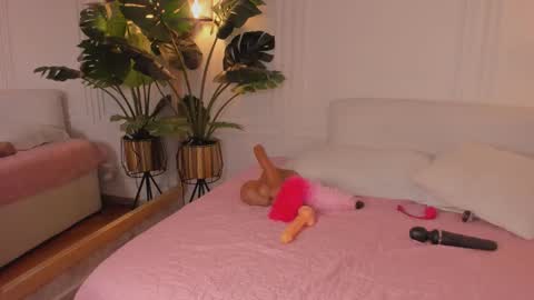 dafne_hillss online show from 01/08/26, 12:07