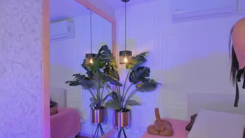 dafne_hillss online show from 02/22/26, 11:42