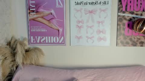 dafne_hillss online show from 06/26/26, 11:25
