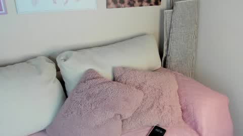 dafne_hillss online show from 07/16/26, 11:38