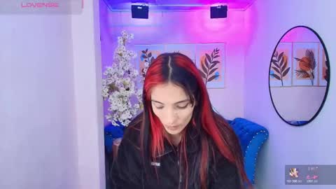 dafne huges online show from 10/18/25, 07:25