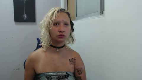 Dafne online show from 04/12/26, 01:16