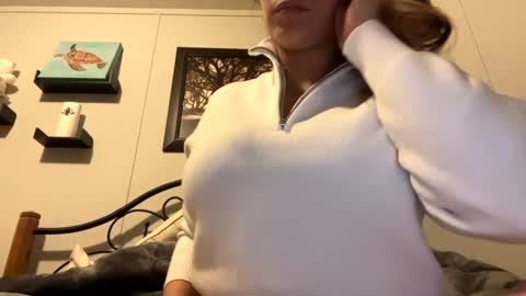 Snapshot of dafnecloutier chatting on 01/12/25, 02:35 Dafne 27 Cory-24 online show from 01/12/25, 02:35