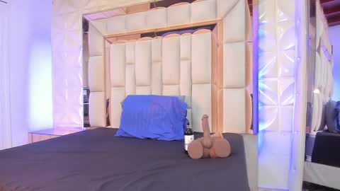 Dafnee online show from 11/23/25, 12:27