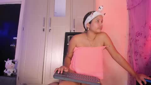Snapshot of dafnezahira20 chatting on 05/23/26, 07:40 dafnezahira20 online show from 05/23/26, 07:40
