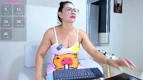Snapshot of dahian_carter chatting on 06/16/26, 01:36 Dahian online show from 06/16/26, 01:36