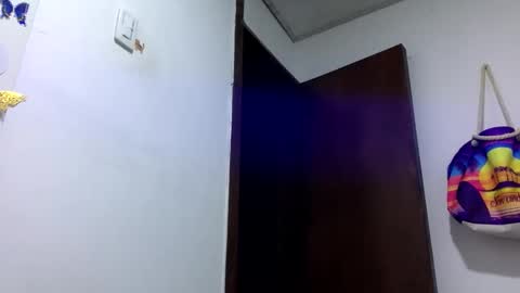 Snapshot of dahiana2727 chatting on 10/22/25, 05:52 dahia online show from 10/22/25, 05:52