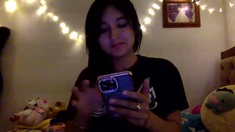 Snapshot of dahiana2727 chatting on 11/18/25, 03:23 dahia online show from 11/18/25, 03:23