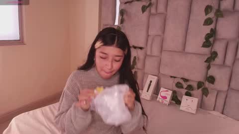 Dahiana  online show from 11/25/25, 11:43