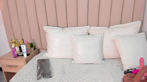  Dahiana   online show from 01/20/25, 03:07