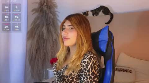 Dahiana online show from 11/25/25, 09:26