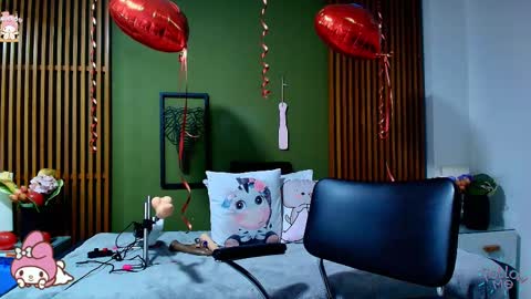  Dahiana  online show from 02/12/25, 08:29