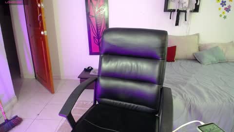 Dahiana online show from 01/28/25, 03:14