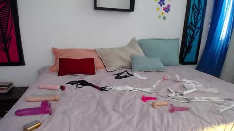 Dahiana online show from 02/12/25, 06:09