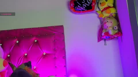 Snapshot of dahiangomezz chatting on 02/14/25, 08:10 online show from 02/14/25, 08:10