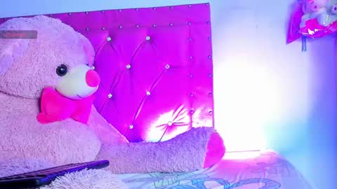 Snapshot of dahiangomezz chatting on 02/19/25, 08:44 online show from 02/19/25, 08:44