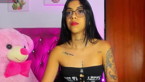 Snapshot of dahiangomezz chatting on 09/19/25, 08:38 online show from 09/19/25, 08:38