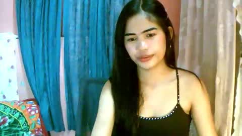 Snapshot of dahlia_123 chatting on 03/31/26, 11:43 Im Dahlia online show from 03/31/26, 11:43