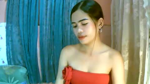 Snapshot of dahlia_123 chatting on 04/06/26, 12:39 Im Dahlia online show from 04/06/26, 12:39