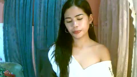 Snapshot of dahlia_123 chatting on 04/07/26, 11:10 Im Dahlia online show from 04/07/26, 11:10