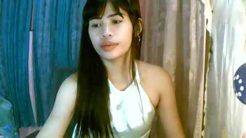 Snapshot of dahlia_123 chatting on 04/30/26, 10:43 Im Dahlia online show from 04/30/26, 10:43