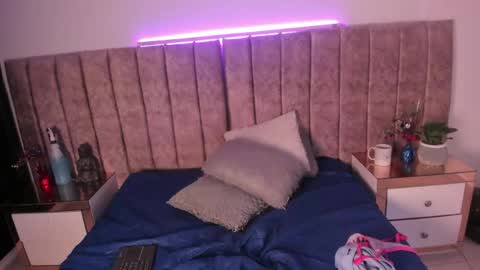 dahlia_rossee online show from 04/24/26, 08:00