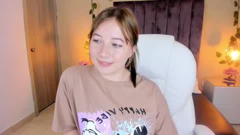 Dahlia online show from 09/28/25, 03:50