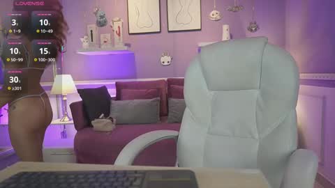 Dahlia Grey online show from 10/21/25, 11:33