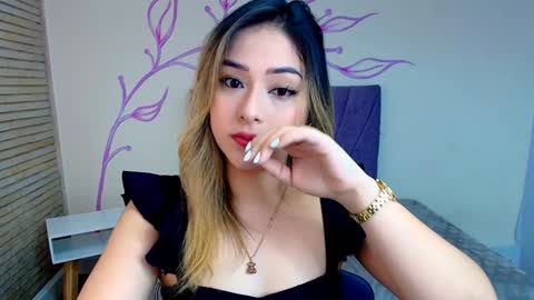 Snapshot of dahliamoore chatting on 12/18/24, 12:18 Dahlia online show from 12/18/24, 12:18