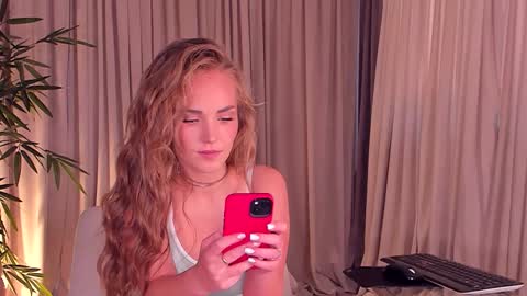 Snapshot of dahraveyne chatting on 11/13/25, 08:57 Deea online show from 11/13/25, 08:57