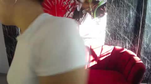 Snapshot of daiana_m chatting on 12/19/24, 12:45 Daiana online show from 12/19/24, 12:45