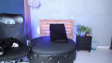Snapshot of daiisy_kiss chatting on 10/04/25, 07:12 daiisy_kiss online show from 10/04/25, 07:12