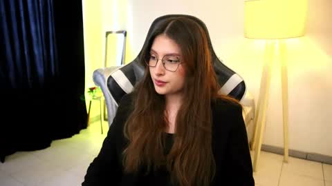 Lauren            online show from 09/20/25, 01:23