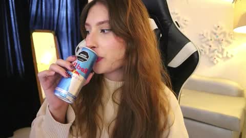 Lauren            online show from 12/03/25, 02:15