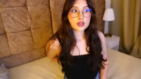 Lauren            online show from 04/03/26, 03:59