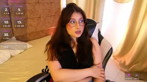 Lauren            online show from 04/21/26, 02:23