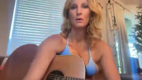 Daisy137 online show from 12/05/25, 03:20