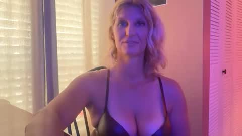 Daisy137 online show from 03/05/26, 04:36