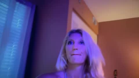Snapshot of daisy9kat chatting on 06/25/26, 03:27 Daisy137 online show from 06/25/26, 03:27