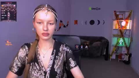 daisy online show from 10/31/25, 09:49
