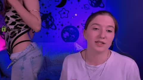 Little Di online show from 05/17/26, 04:32